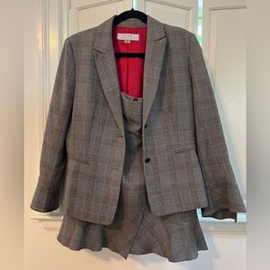 Tahari Skirt Suit